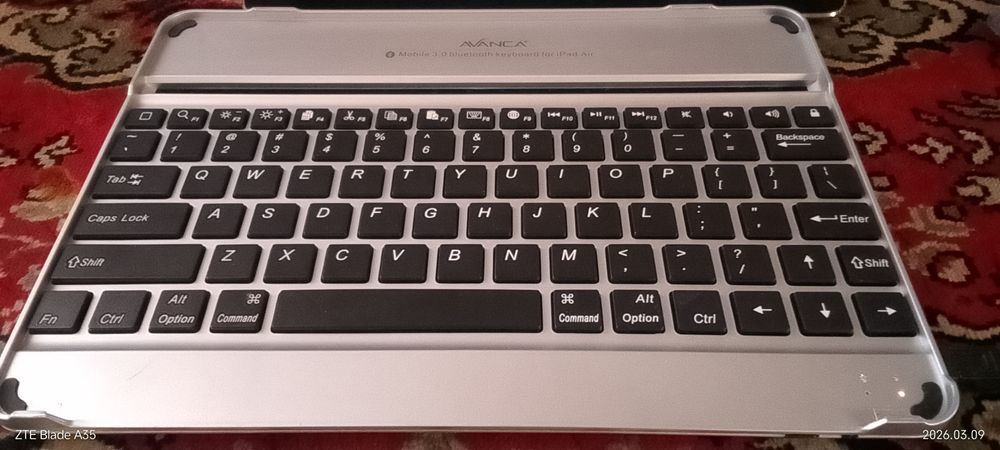 Бездротова блютуз клавіатура