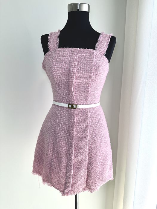 Vestido c/brilhos prateados, c/cinto-novo