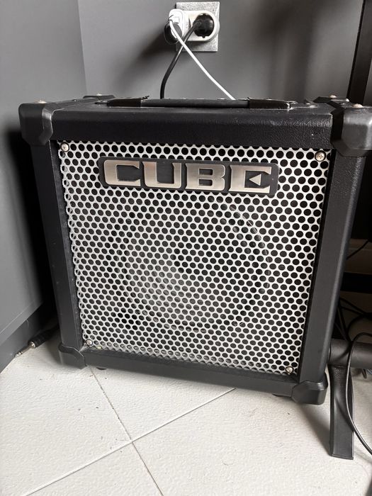 Amplificador guitarra Roland