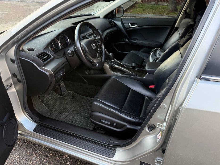 Продам Honda Accord 2008г 47 тыс км автомат