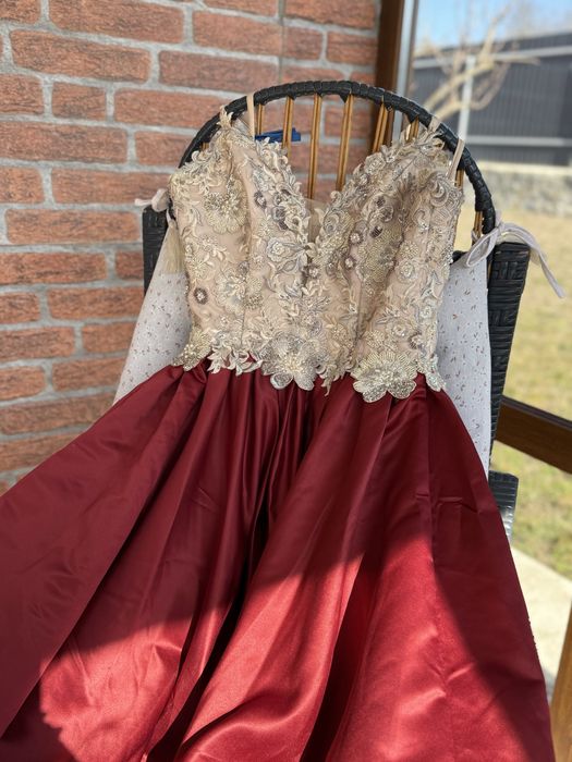 Сукня на випускний