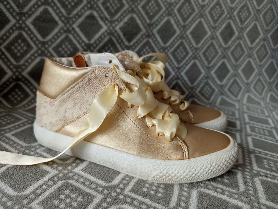 Buty jesienne Guess, na jesień, złote