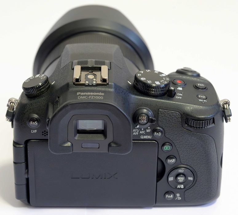 Panasonic Lumix FZ1000 + oferta 2 mini-tripés + bolsa transporte