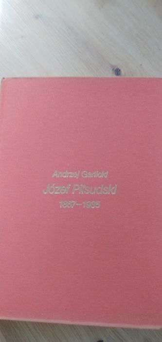 Książka biograficzna Józef Piłsudski 1867. 1935 autor Andrzej Garlicki