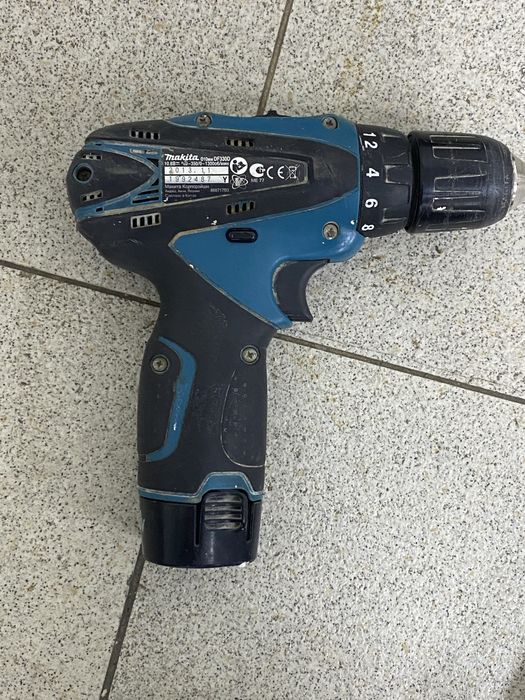 Дріль акум makita df330d