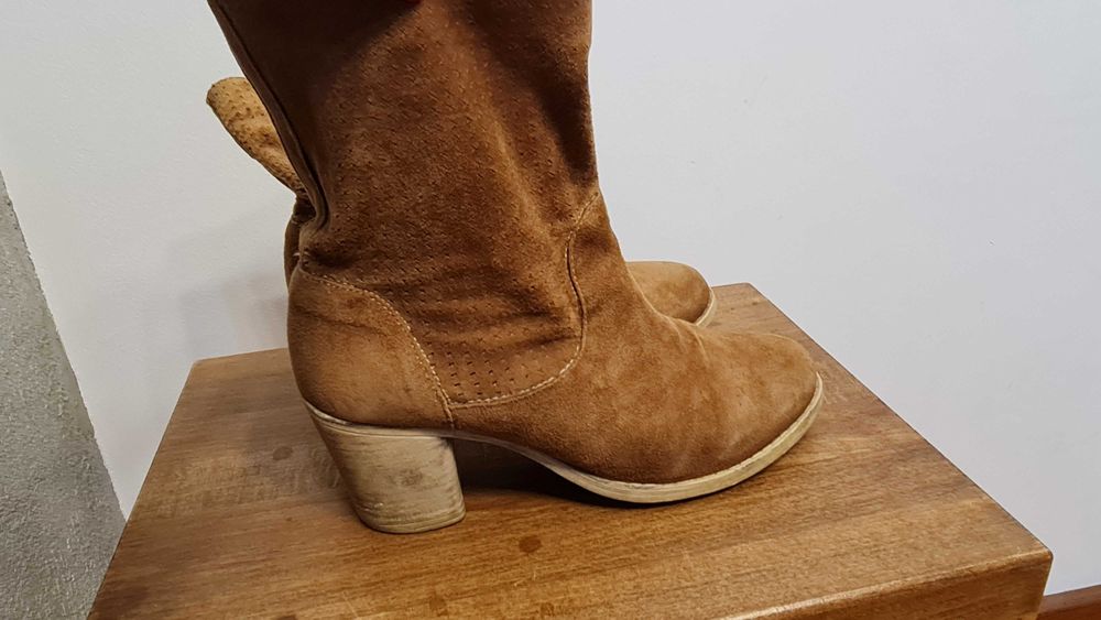 Krótkie Skórzane Kozaki kowbojki Bata Flexible rozmiar 39
