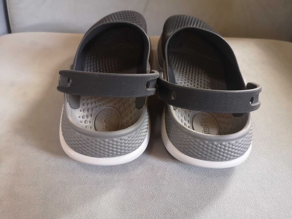 Buty klapki Crocs r.42