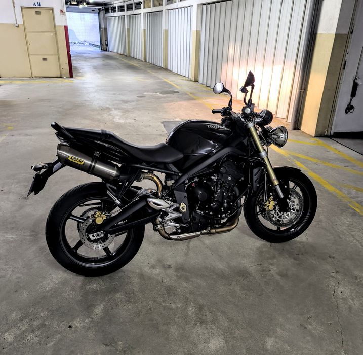 Triumph street triple 675