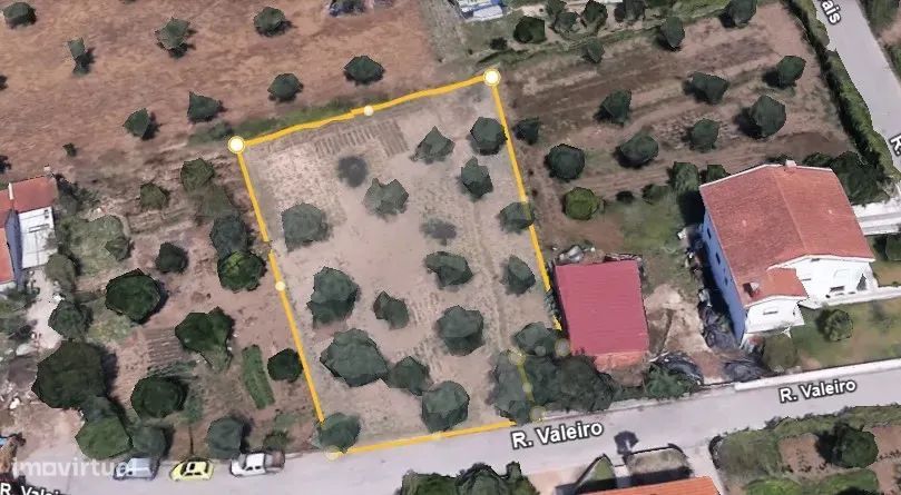 Terreno para construção de Moradia Uni/Bifamiliar isolada