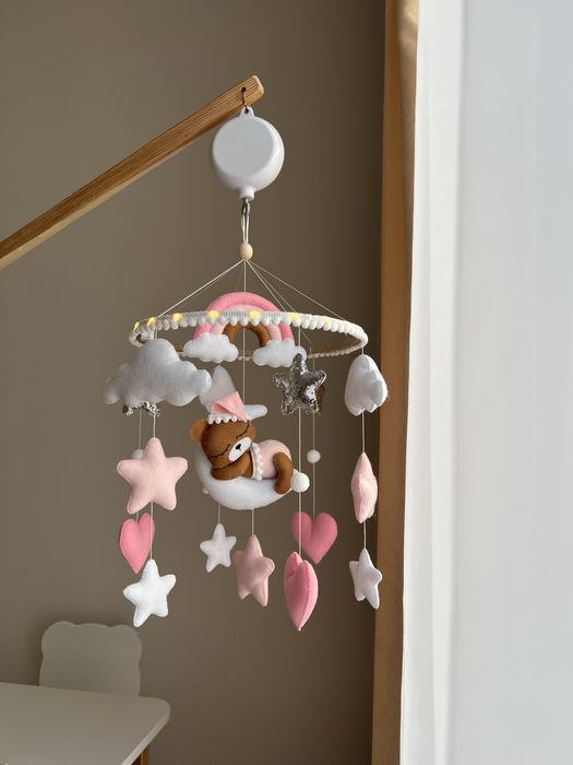 Мобіль в дитяче ліжечко