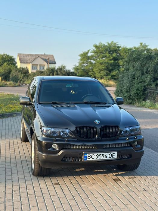 Автомобіль BMW X5 E53