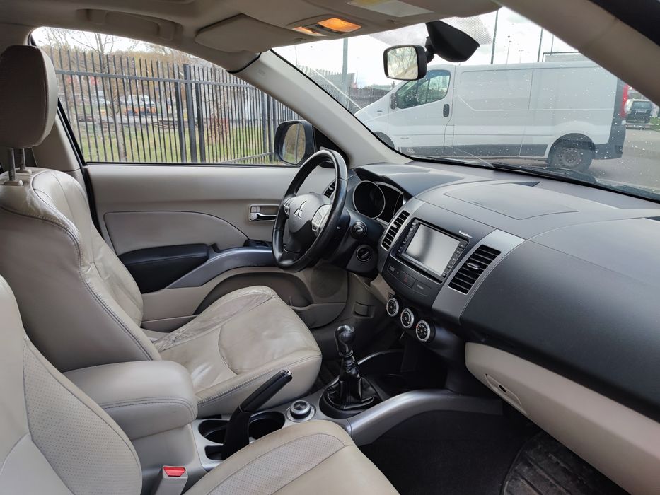 Mitsubishi Outlander II 2.0 DI-D 2008 140 KM