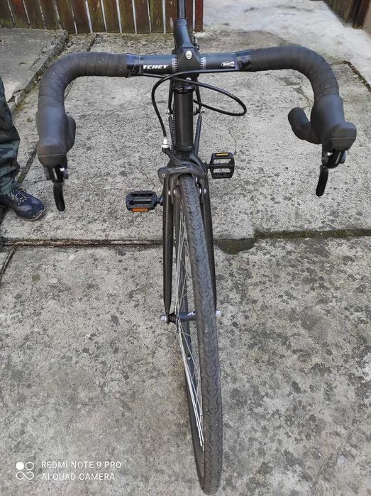 Rower szosowy, ostre koło