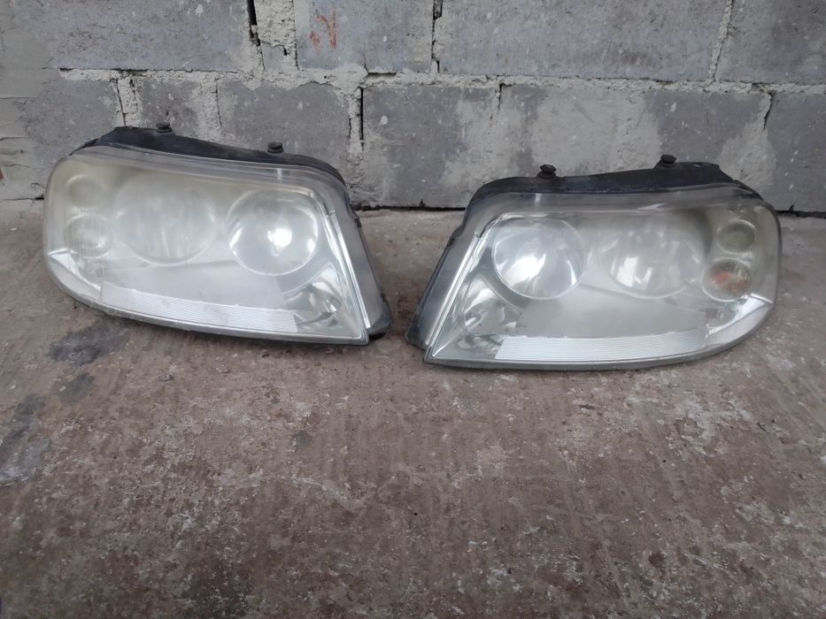 Передні фари лампи Volkswagen Sharan