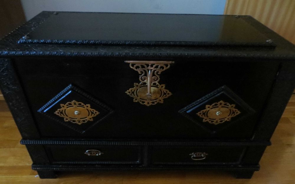 Móvel Mala Madeira Africana, c/ 2 gavetas exteriores - E. Impecável