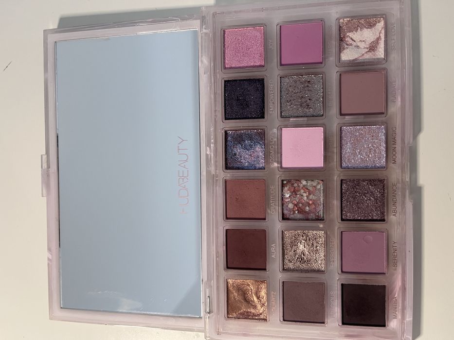 Huda Beauty Rose Quartz