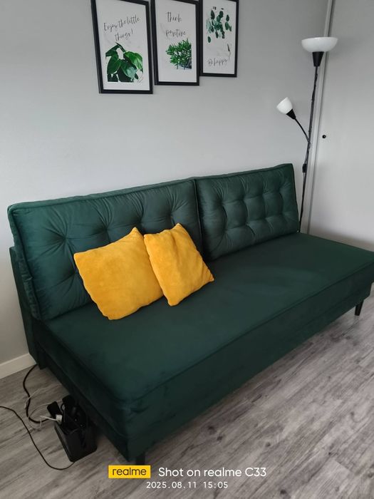 Duża rozkładana kanapa welurowa