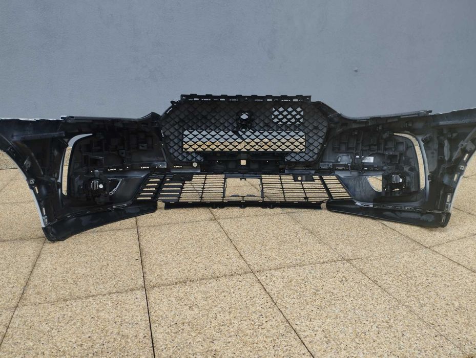 Material de frente DS7 inclui farois led vision + capô