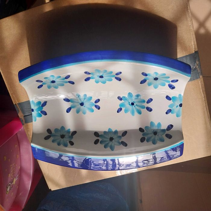 Travessas e taças de porcelana