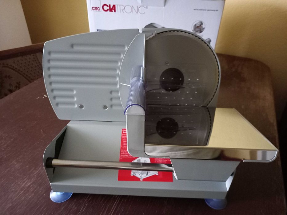 Krajalnica do mies i pieczywa. Nowa, Clatronic