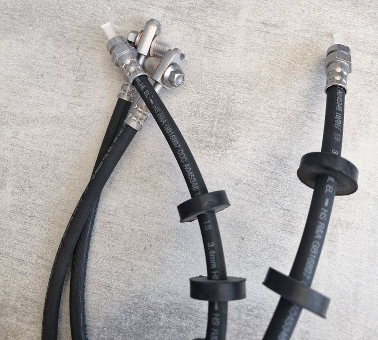 Шланги гальмівні передні на VW ID.4, ID.6, ID.3, AUDI Q4 e-Tron