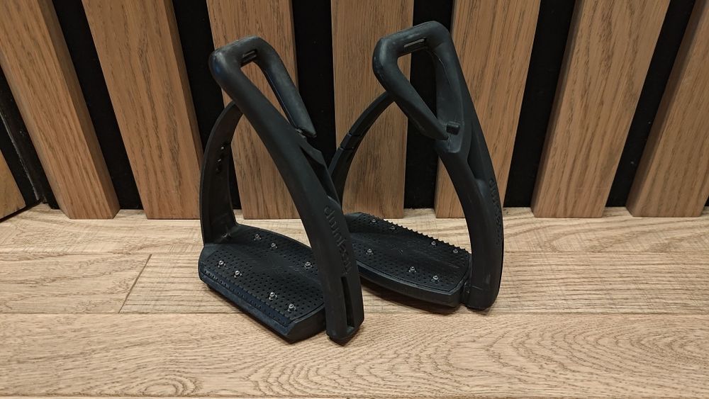 Freejump Soft’Up PRO+ czarne – strzemiona jeździeckie