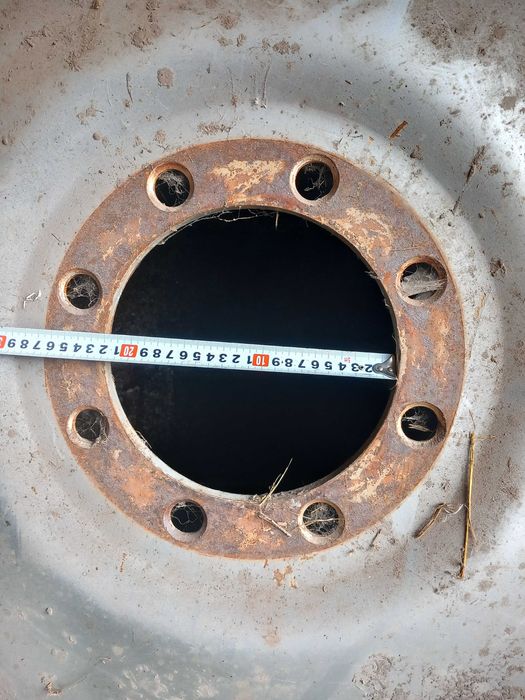 Opona rolnicza 520/70R38 razem z felgą