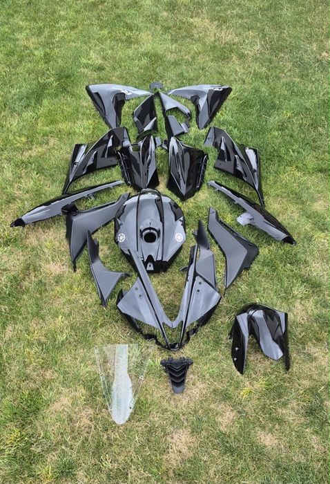 Czesci owiewki plastiki yamaha yzf r125 tlumik szybka bak