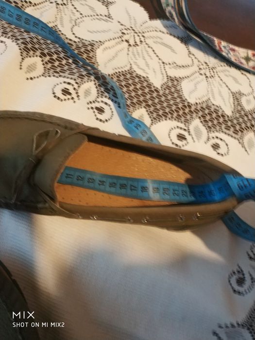 Półbuty khaki damskie 39. Nessi.