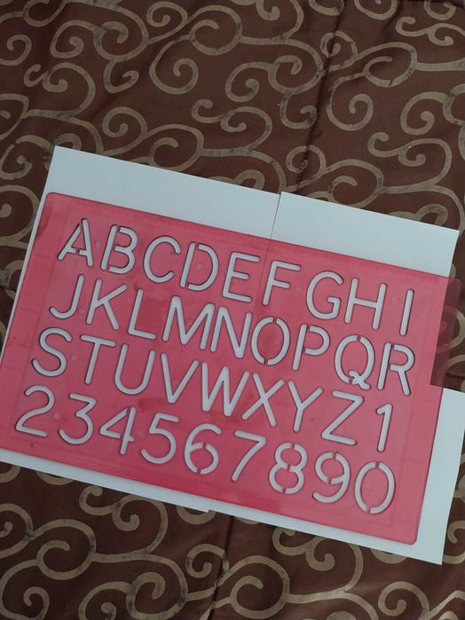 Modelos de pintura e desenho, letras e números, vermelho transparente