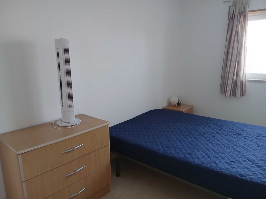 Arrendo quarto no Monte de Caparica