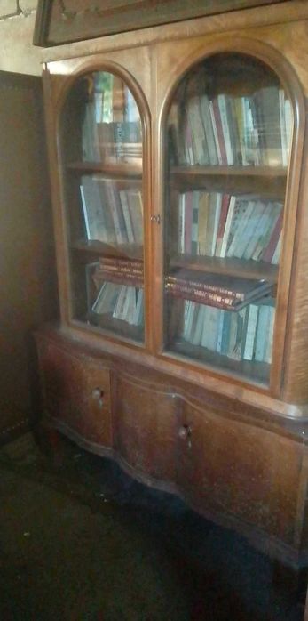 antyki biblioteka biblioteczka witryna