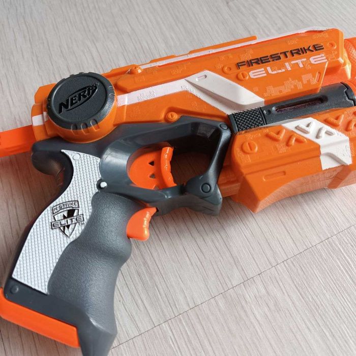 Бластер Nerf Firestrike Elite лазерний приціл, 6 патронів
