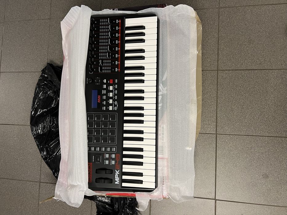 Kontroler  MIDI Akai MPK249