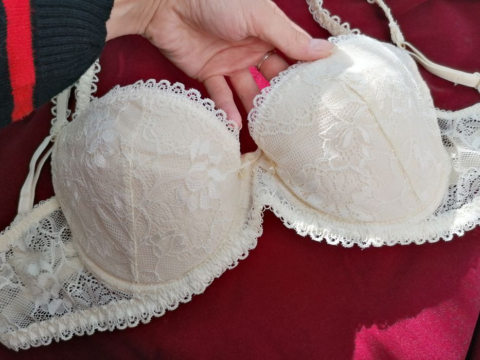 Бюстгалтер шампань, бюстье