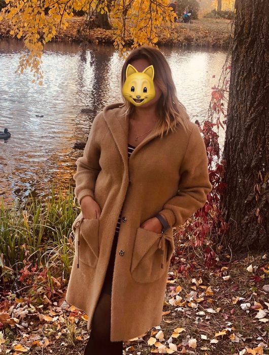 Стильне пальто на весну або осінь з альпаки