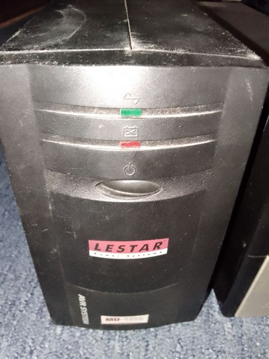 Zasilacz UPS  dwie sztuki