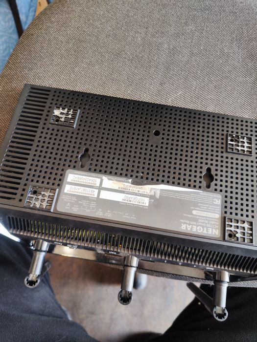 продам роутеры Netgear