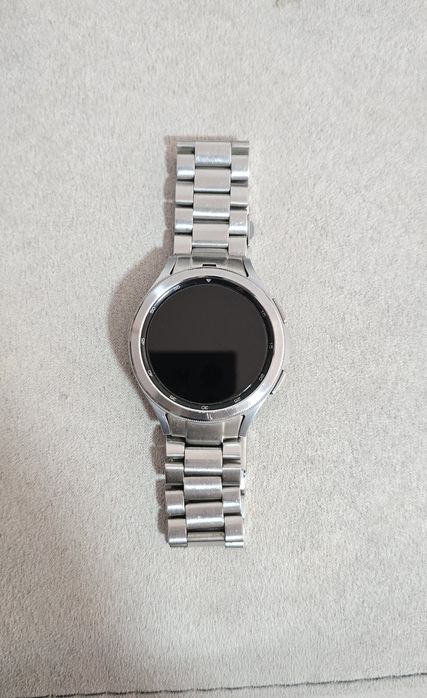 Samsung Galaxy Watch 4 Classic 46mm Bluetooth – Silver (Como Novo)