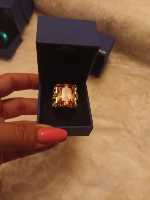 Anel swarovski novo