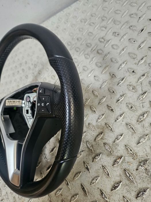 mercedes w207 e klasa coupe kierownica skórzana multifunkcja łopatki ładna