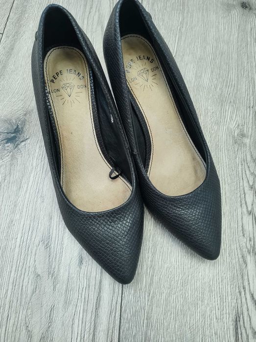 Szpilki czarne, buty na obcasie, 37