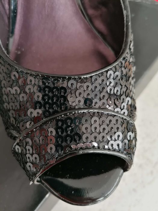Нові дуже круті чорні босоніжки на платформі. Steve Madden. Р. 38,5