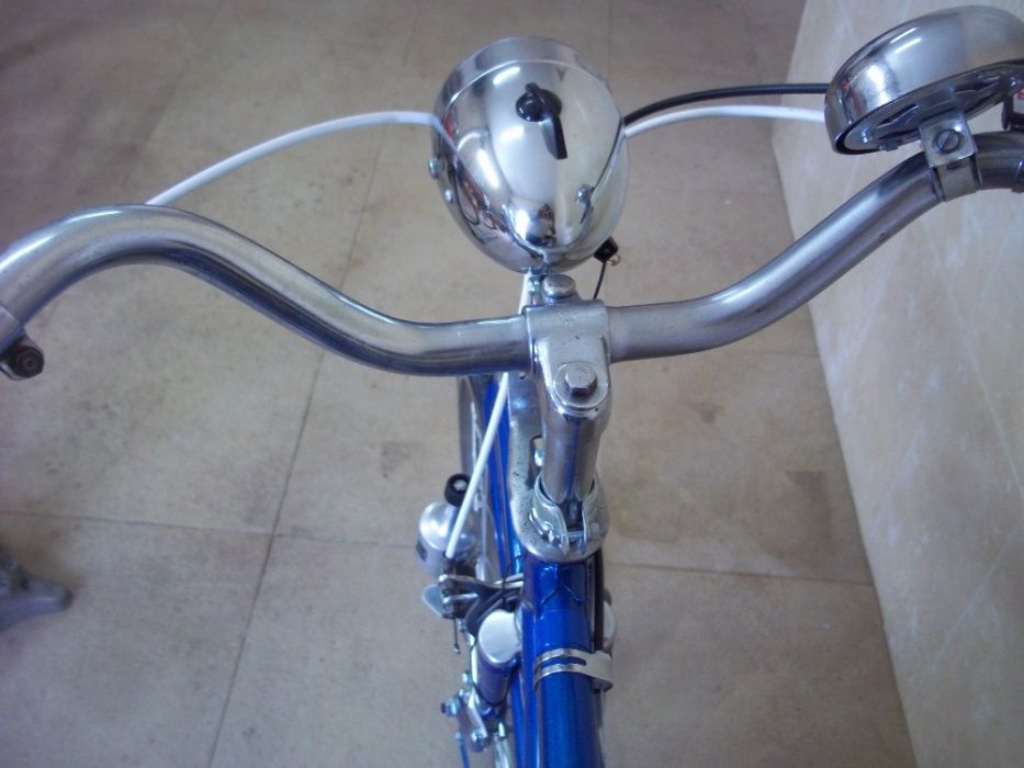 Bicicleta Triumph Vintage c/ mudanças