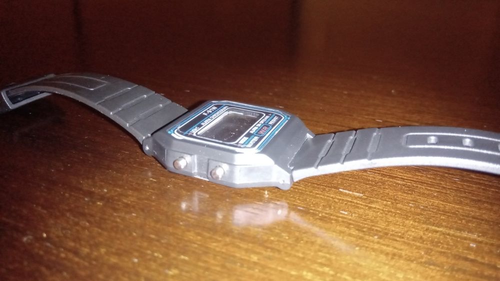 Relógio de pulso digital NOVO