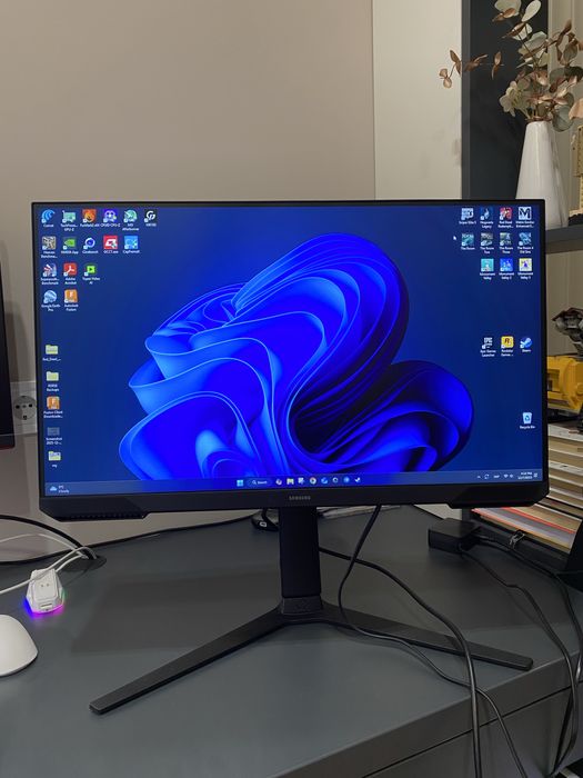 Монітор Samsung Odyssey G3 24" 180Hz