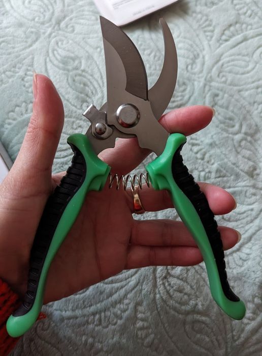 Сікатор дуже гострий. Безкоштовна доставка.