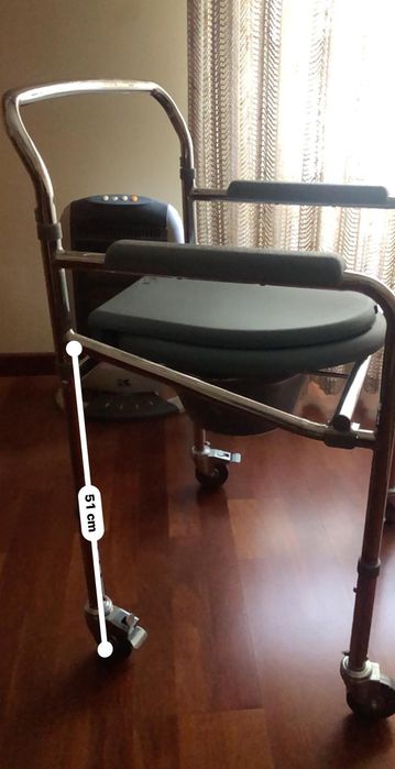 Cadeira de banho e sanitária