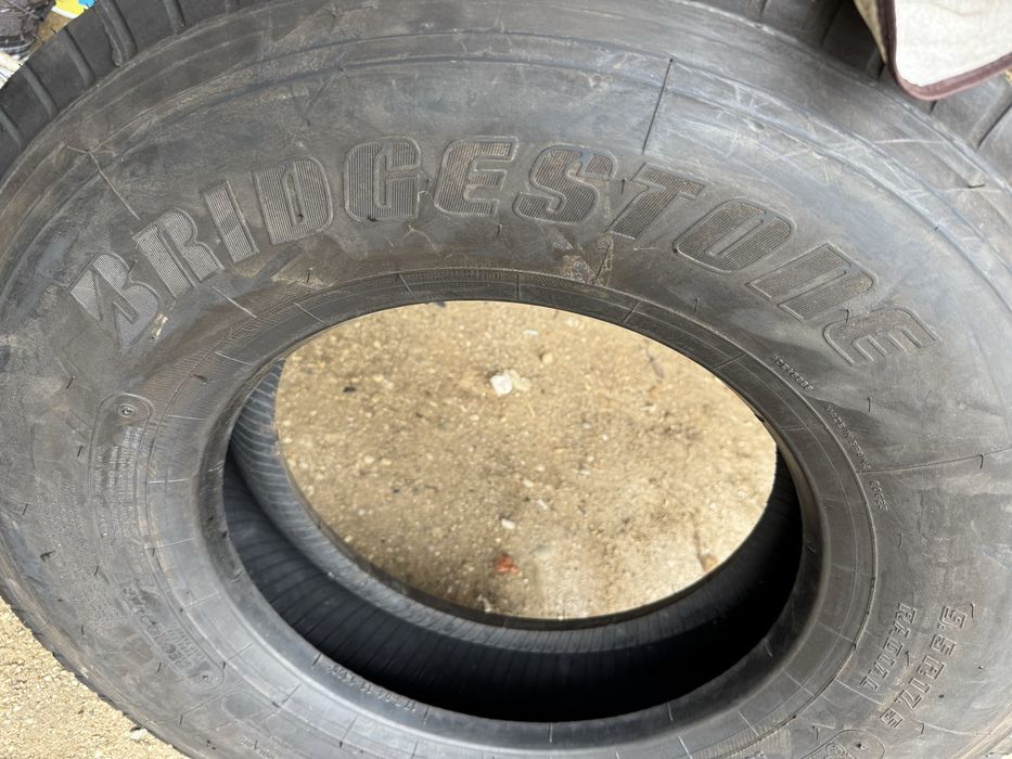 Pneus 9,5 R17,5 Bridgestone/Michelin - NOVOS