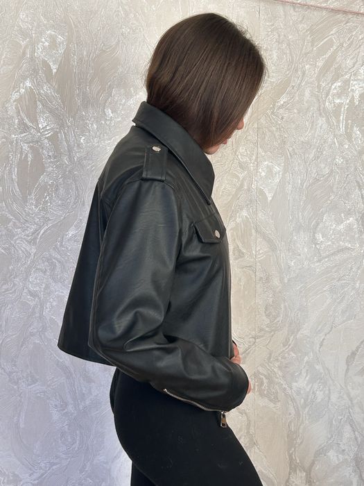 Укорочена шкіряна куртка